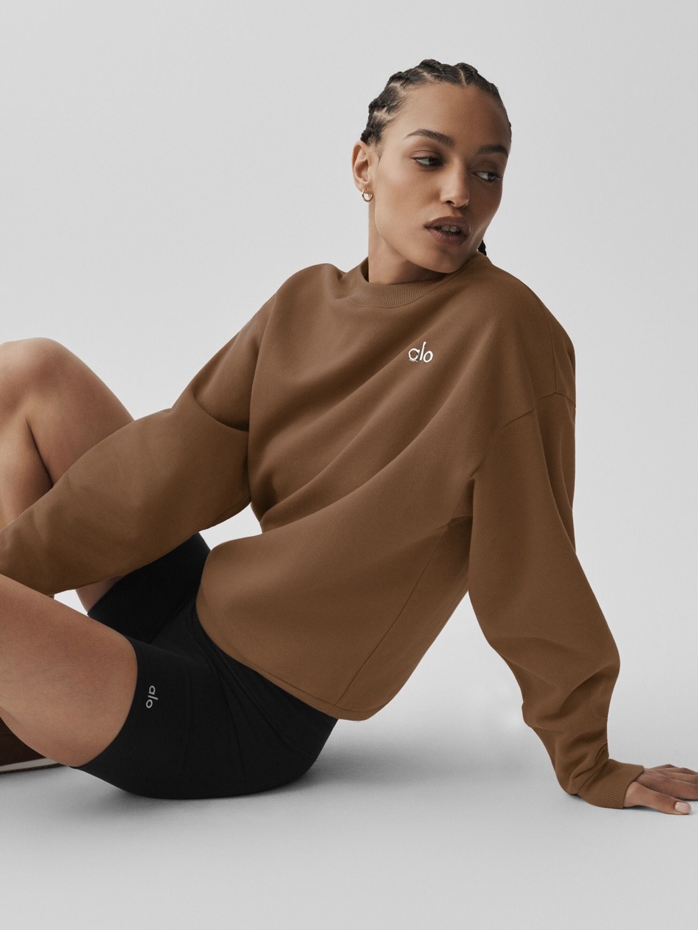 Alo yoga accolade crewneck gravel brown sweatshirt pull-over tee gym top Medium